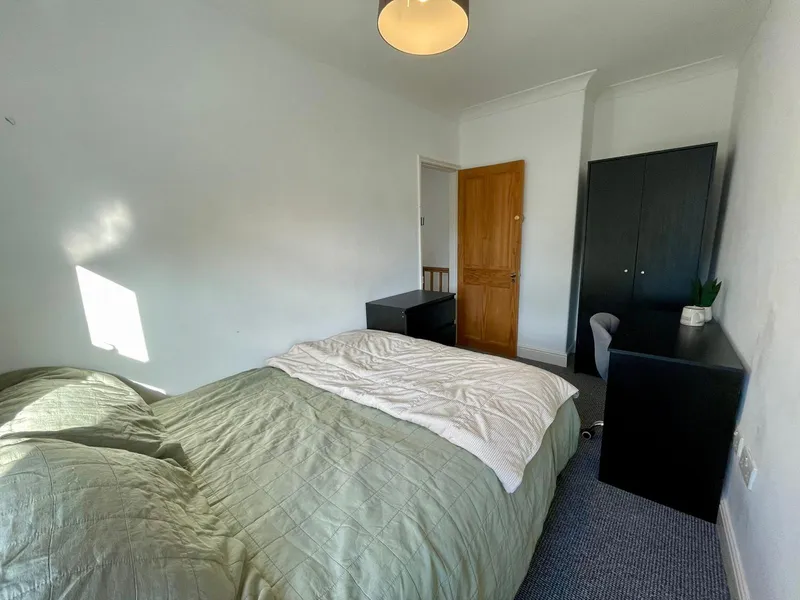 Charming 2 Bed Student House // Aug 2026 - Image 3